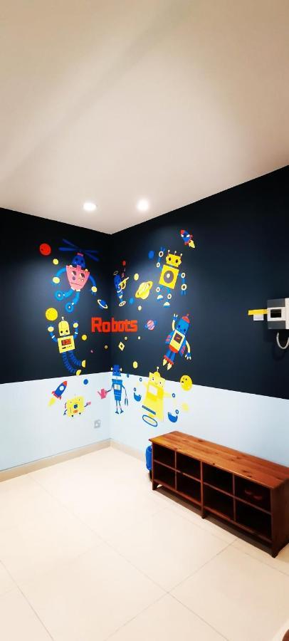 Klcc Amazing Robots Homestay 4Bedrooms Kuala Lumpur Exterior foto